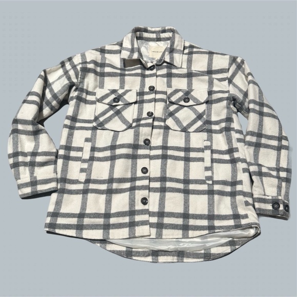 White Grey Plaid Flannel Womens Button Up Collar Pockets small oversized shacket - Picture 1 of 11